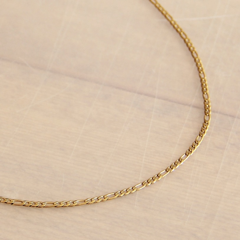 Gold Chain Necklace With Round Lock