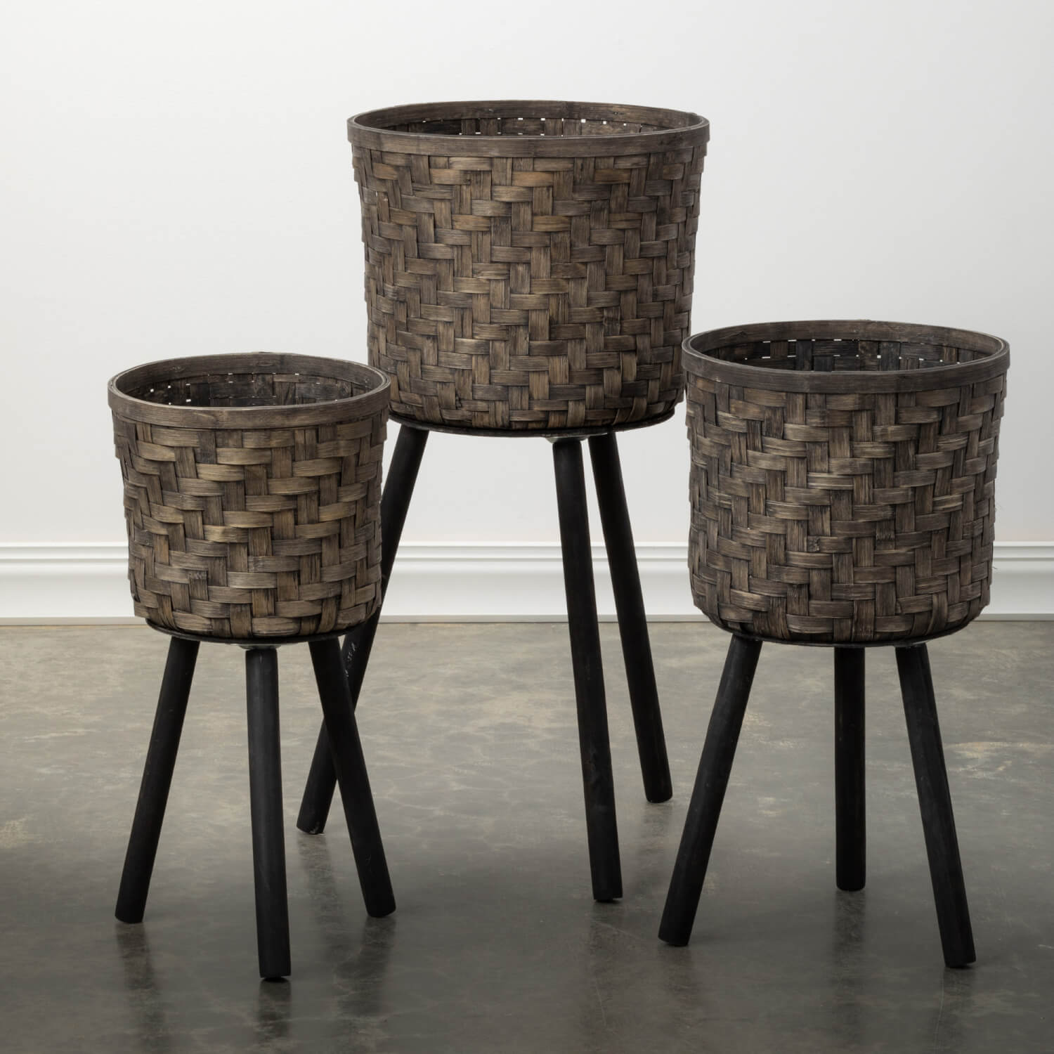 planter woven Black Woven Planter Basket With Legs – Newnan Mercantile