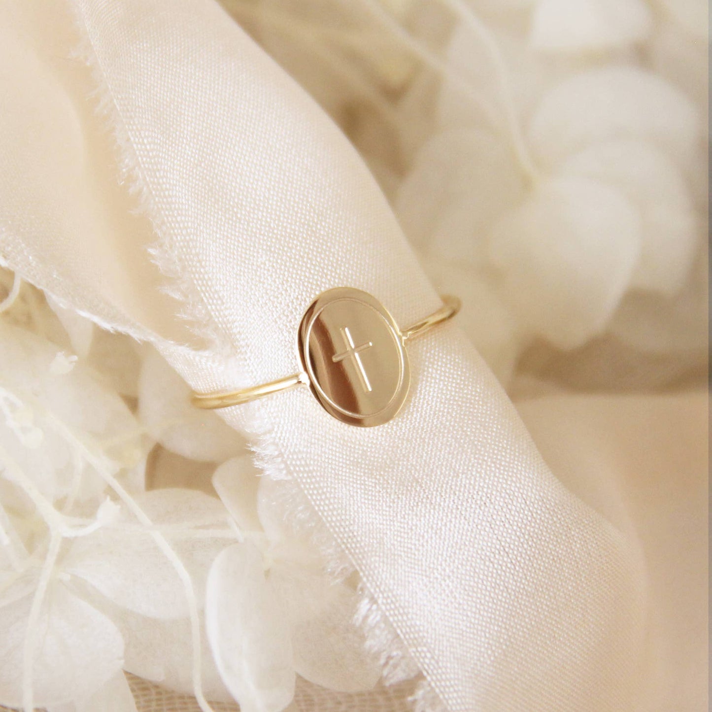 Oval Engraved Cross Ring | Gold