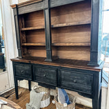 Claflin Hutch