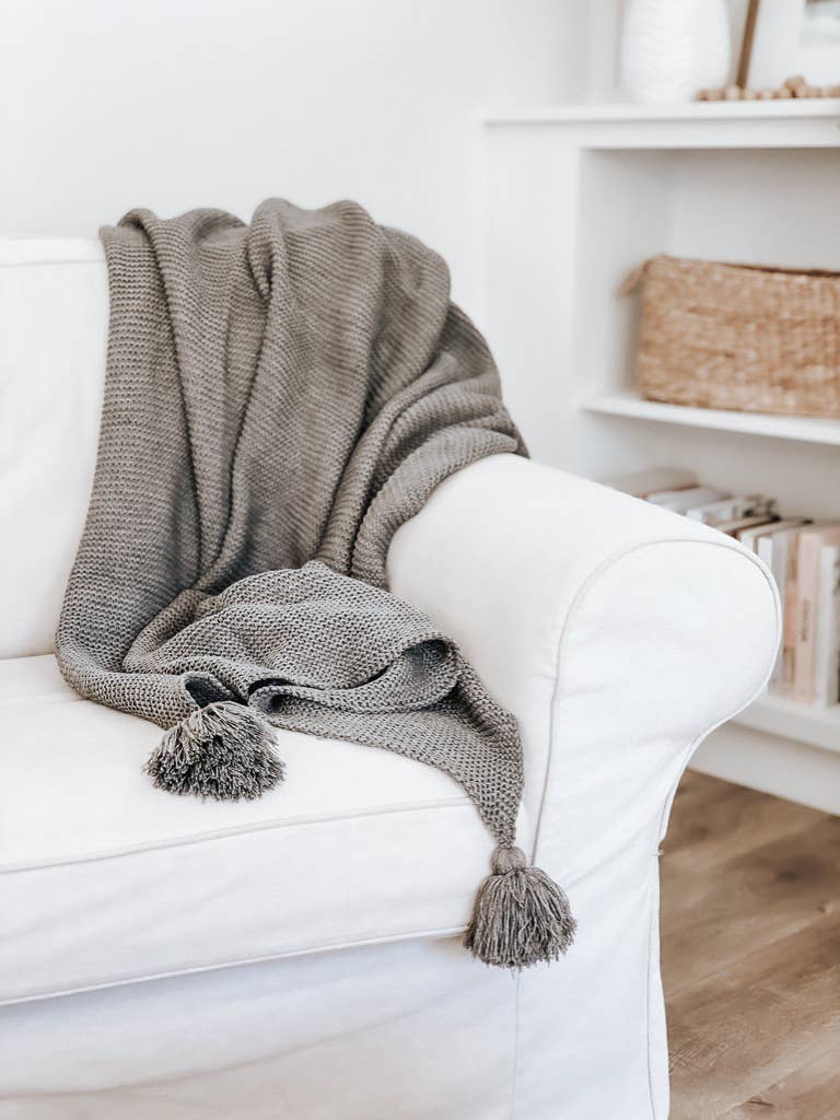 Knit Throw Blanket With Tassels: Grey