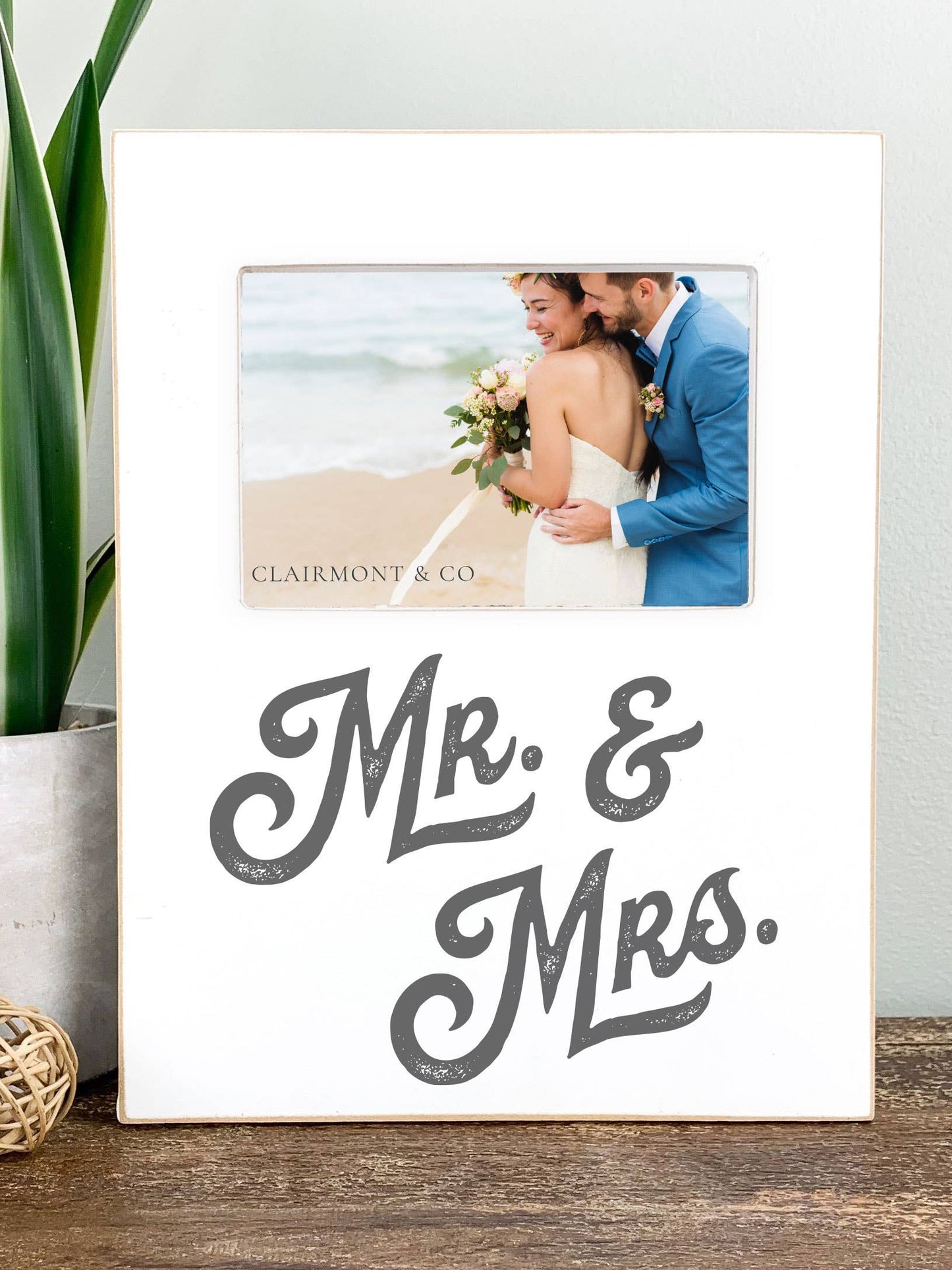 Photo Frame-Mr & Mrs Wedding