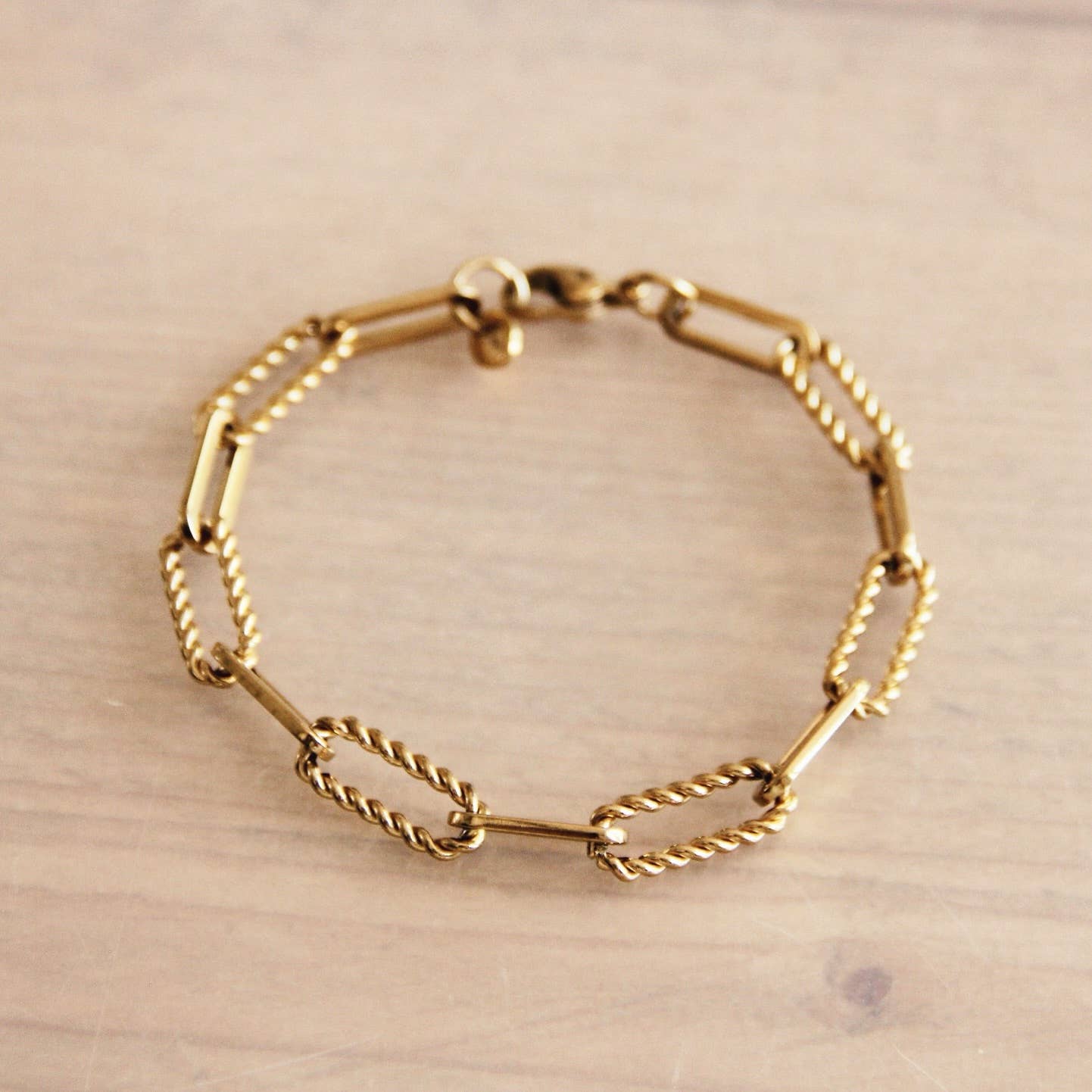 Gold D-Chain Bracelet