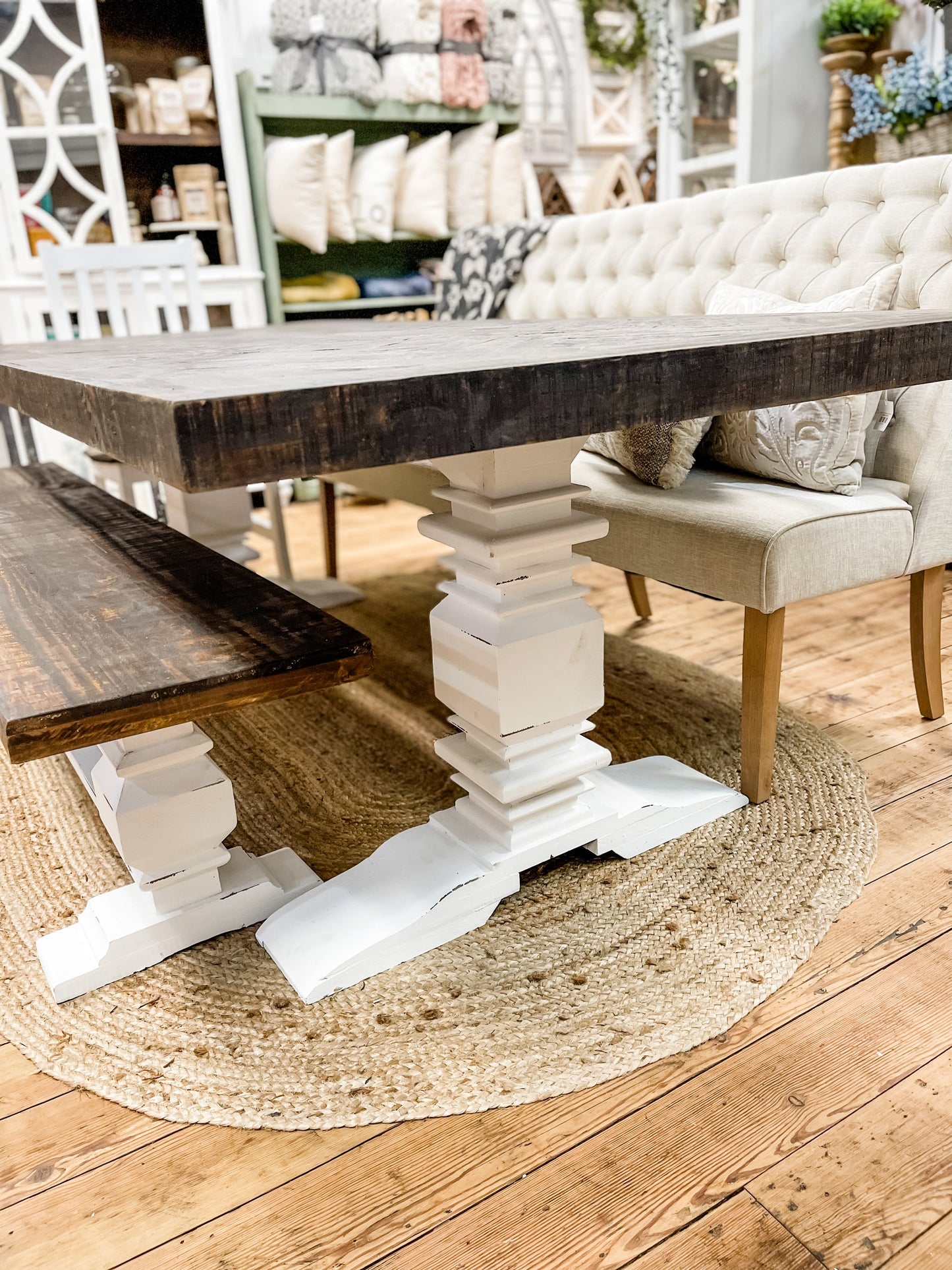 Pedestal Bench | White